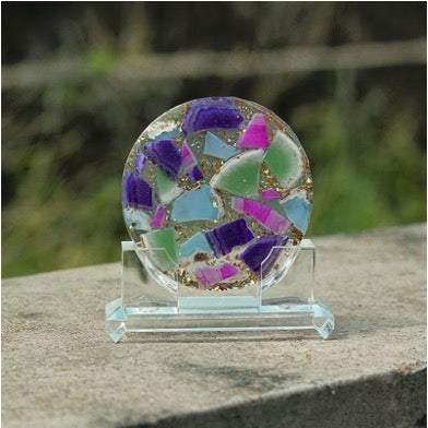Resin Circle with Stand - Agate Pieces