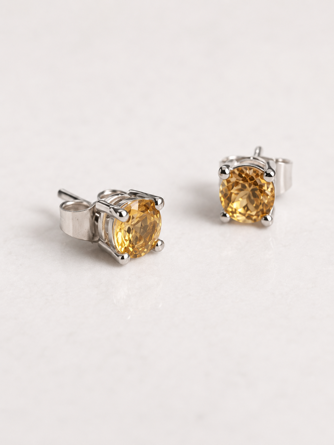 Silver Round Crystal Stud 4mm