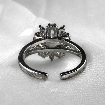 Adjustable Silver Clear Flower Ring