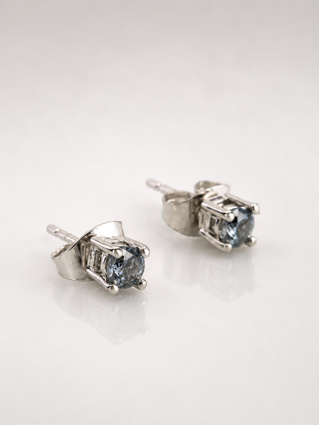 Silver Round Crystal Stud 3mm