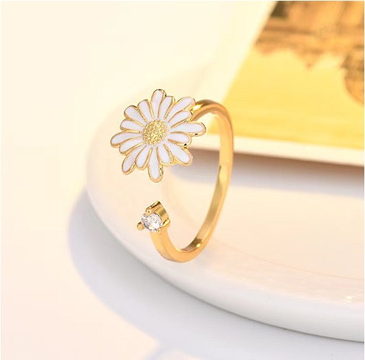 Enamel Daisy Gold Adjustable Ring